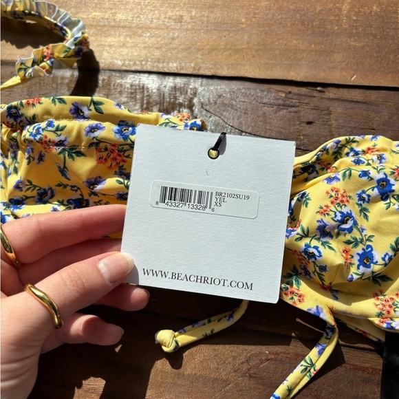 Beach Riot Floral Bikini Top - Picture 2 of 6